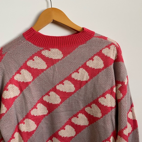 Heart sweater - Picture 10 of 11